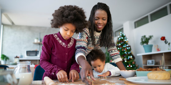 We rounded up some highly rated kitchen items to help you cook that big holiday dinner. Browse kitchenware, small appliances and kitchen accessories.