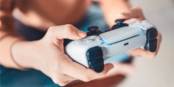 Titles like Candy Crush, Mario Tennis Aces, Cooking Mama and more are easy to start playing if you’re a beginner, according to Select staff.