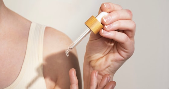 Niacinamide is a common skin care ingredient that can help hydrate dry skin, brighten a dull complexion and help minimize fine lines.