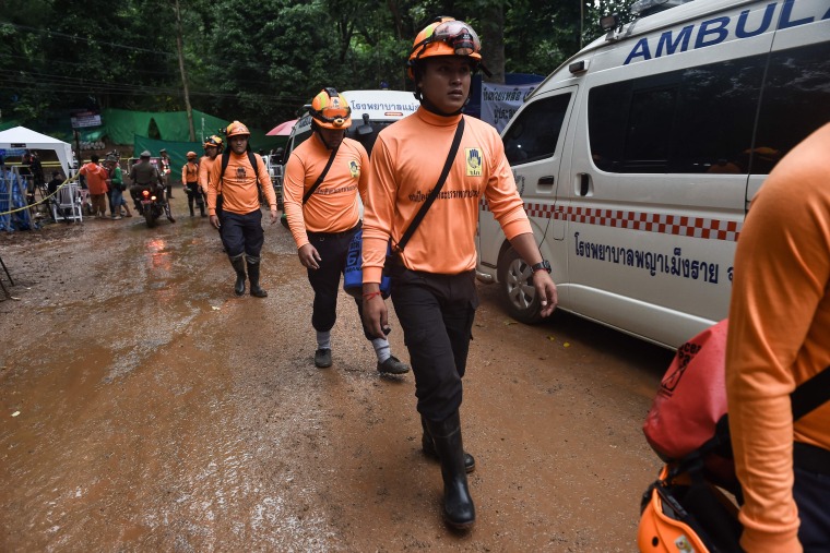 Image: THAILAND-WEATHER-ACCIDENT-CHILDREN-CAVE